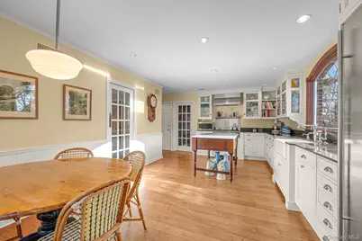 2 Chester Drive, Great Neck, NY 11021 - Photo 11