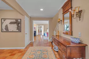 2 Chester Dr, Great Neck, NY 11021 - Photo 3