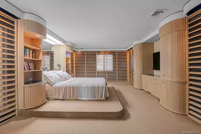 2 Chester Drive, Great Neck, NY 11021 - Photo 17