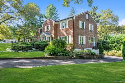 2 Chester Drive, Great Neck, NY 11021 - Photo 33