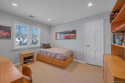 2 Chester Drive, Great Neck, NY 11021 - Photo 21