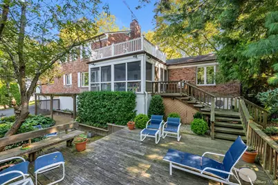 2 Chester Drive, Great Neck, NY 11021 - Photo 31