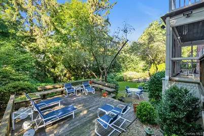 2 Chester Drive, Great Neck, NY 11021 - Photo 29