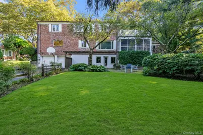 2 Chester Drive, Great Neck, NY 11021 - Photo 27