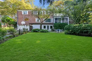 2 Chester Dr, Great Neck, NY 11021 - Photo 27