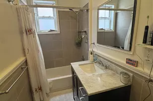 70-27 68th Pl, Glendale, NY 11385 - Photo 15