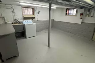 70-27 68th Pl, Glendale, NY 11385 - Photo 19