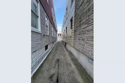 7027 68th Place, Glendale, NY 11385 - Photo 17