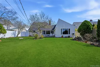 46 Boxwood Lane, Hicksville, NY 11801 - Photo 25