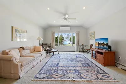 46 Boxwood Lane, Hicksville, NY 11801 - Photo 13