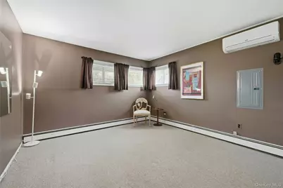 46 Boxwood Lane, Hicksville, NY 11801 - Photo 15