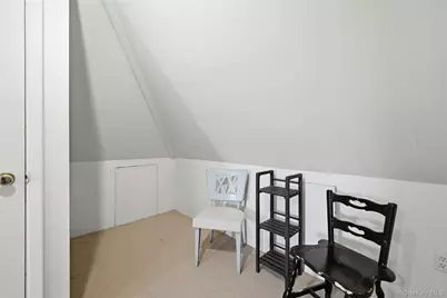 46 Boxwood Lane, Hicksville, NY 11801 - Photo 21