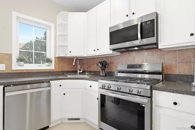 18 Clearwater Court, Beacon, NY 12508 - Photo 17