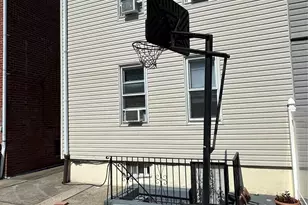 69-22 64th Pl, Ridgewood, NY 11385 - Photo 9