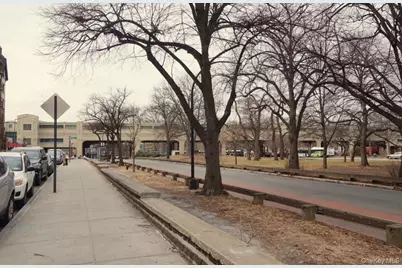 2187 Holland Avenue #2L, Bronx, NY 10462 - Photo 11