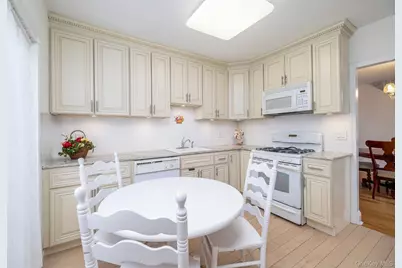 77 Lawson Avenue, East Rockaway, NY 11518 - Photo 15