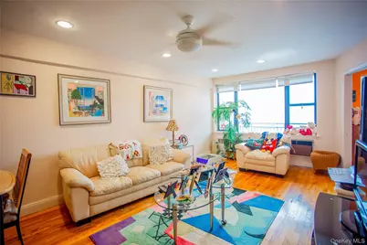 333 E Broadway #4G, Long Beach, NY 11561 - Photo 9