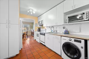 30 Greenridge Ave, White Plains, NY 10605 - Photo 21