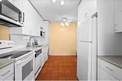 30 Greenridge Avenue #4M, White Plains, NY 10605 - Photo 19