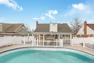 75 N Sloan Dr N, Valley Stream, NY 11580 - Photo 7