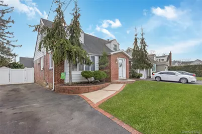 75 N Sloan Drive N, Valley Stream, NY 11580 - Photo 3