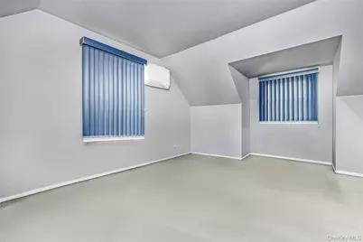 75 N Sloan Drive N, Valley Stream, NY 11580 - Photo 21