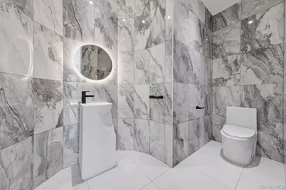 31 Chestnut Hill Drive, Upper Brookville, NY 11771 - Photo 9