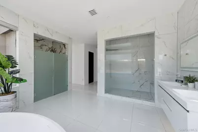 31 Chestnut Hill Drive, Upper Brookville, NY 11771 - Photo 23