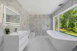 31 Chestnut Hill Dr, Upper Brookville, NY 11771 - Photo 19