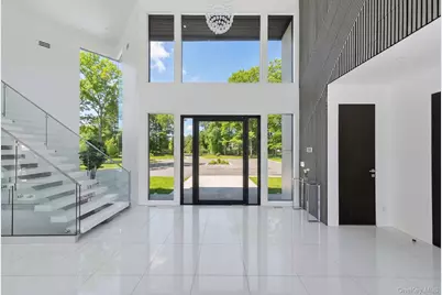 31 Chestnut Hill Drive, Upper Brookville, NY 11771 - Photo 5