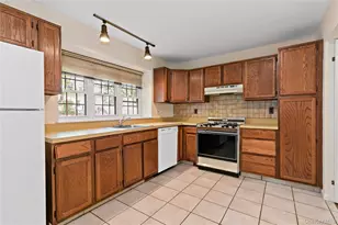 402 Carrollwood Dr, Tarrytown, NY 10591 - Photo 3
