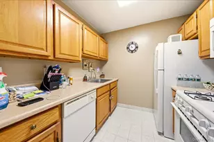9 Country Pl, Mohegan Lake, NY 10547 - Photo 15