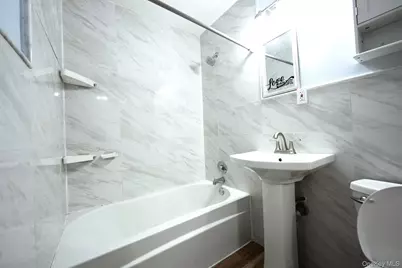 32 Needle Lane, Levittown, NY 11756 - Photo 9