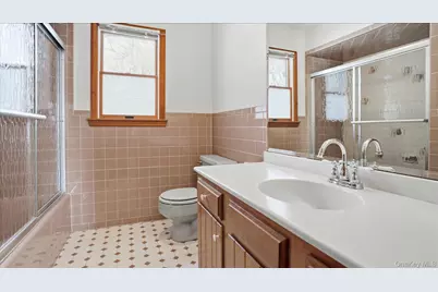 55 Leafy Way, Aquebogue, NY 11931 - Photo 17