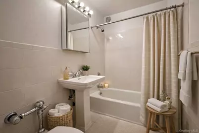 100-25 Queens Boulevard #5G, Forest Hills, NY 11375 - Photo 5