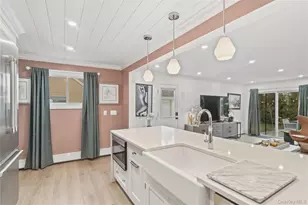 2552 Woodland Ave, Wantagh, NY 11793 - Photo 7