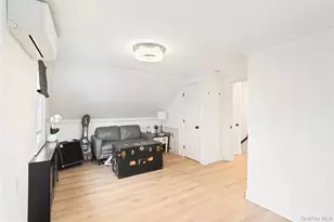 2552 Woodland Ave, Wantagh, NY 11793 - Photo 19