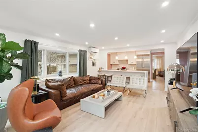 2552 Woodland Avenue, Wantagh, NY 11793 - Photo 11