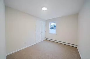 8 Florence Ct, Huntington Station, NY 11746 - Photo 19