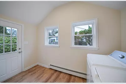 8 Florence Court, Huntington Station, NY 11746 - Photo 13