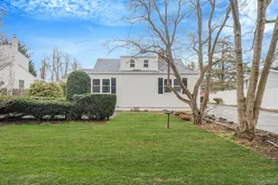 8 Florence Ct, Huntington Station, NY 11746 - Photo 5