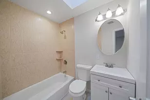 8 Florence Ct, Huntington Station, NY 11746 - Photo 21