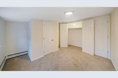 8 Florence Court, Huntington Station, NY 11746 - Photo 23