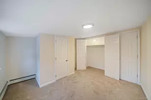 8 Florence Ct, Huntington Station, NY 11746 - Photo 23