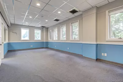 1575 Hillside Avenue #309, New Hyde Park, NY 11040 - Photo 9