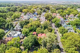 12 Silver Lake Rd, New York, NY 10301 - Photo 17