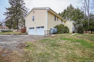 322 Lakeview St, Mahopac, NY 10541 - Photo 3