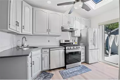408 Wellington Road, Mineola, NY 11501 - Photo 11