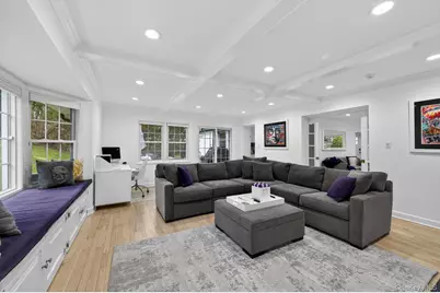 65 Circle Drive, Roslyn Heights, NY 11577 - Photo 9