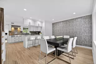 65 Circle Dr, Roslyn Heights, NY 11577 - Photo 15